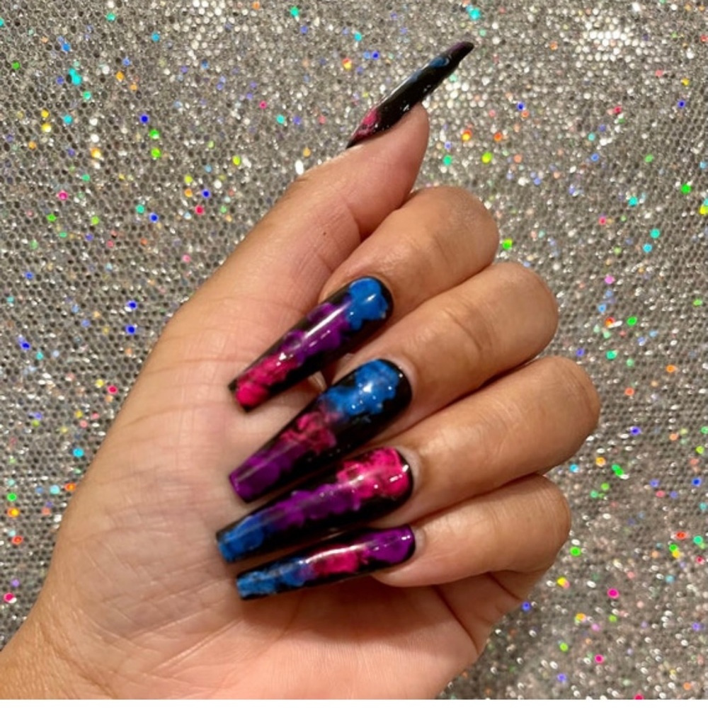 Press on nails